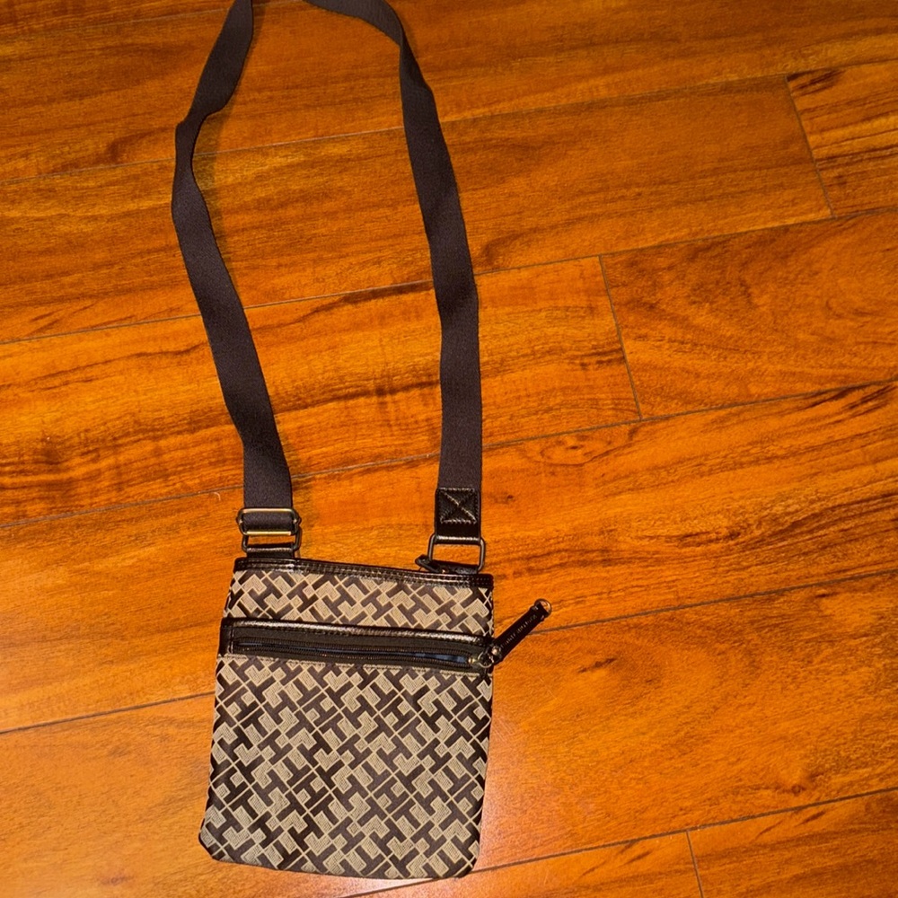 Tommy Hilfiger bag